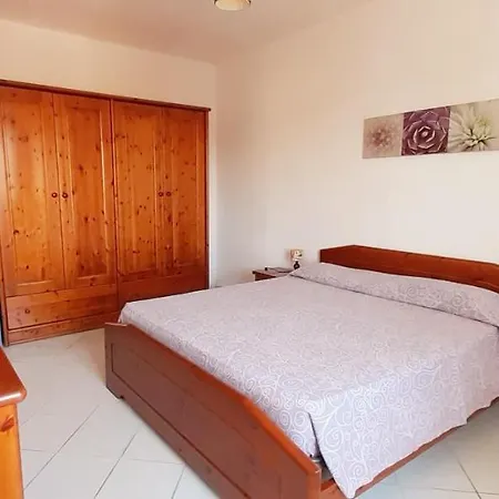 Apartment Accogliente Trilocale A